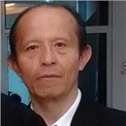 Docente de Informatica imparte clases a Jovenes, Adultos